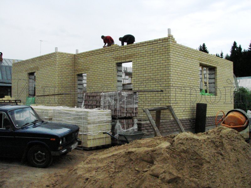 строительство дома из пеноблоков с облицовкой кирпичом в Подольске
